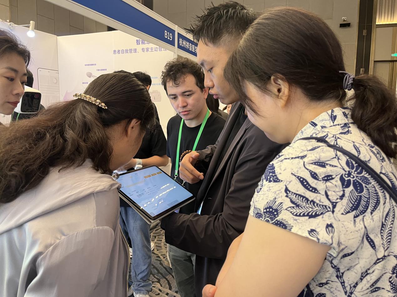 臻络科学亮相CNA2025以科技赋能帕金森病诊疗新突破(图3)