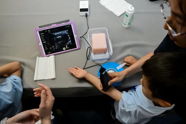 上海六院举办超声科开放日活动在我国超声诊断发源地看医工融合与前沿技术(图2)