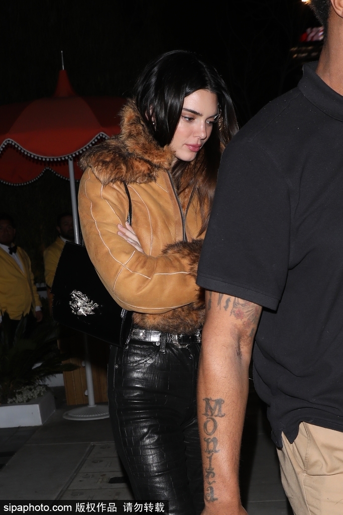 黄品区金瓜电影网：为何这些照片引发如此关注？(图2)