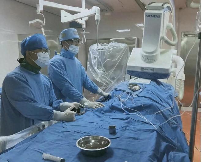 十年蝶变：从技术洼地到区域医疗高地湘沪专家义诊再添薪火(图1)