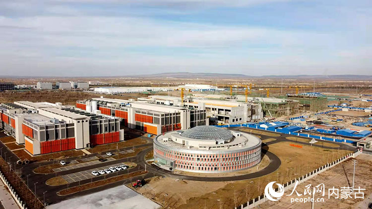 行进中国｜绿色算力“优等生” 人民网“行进中国”内蒙古调研采访团(图5)