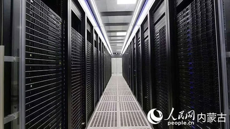 行进中国｜绿色算力“优等生” 人民网“行进中国”内蒙古调研采访团(图4)