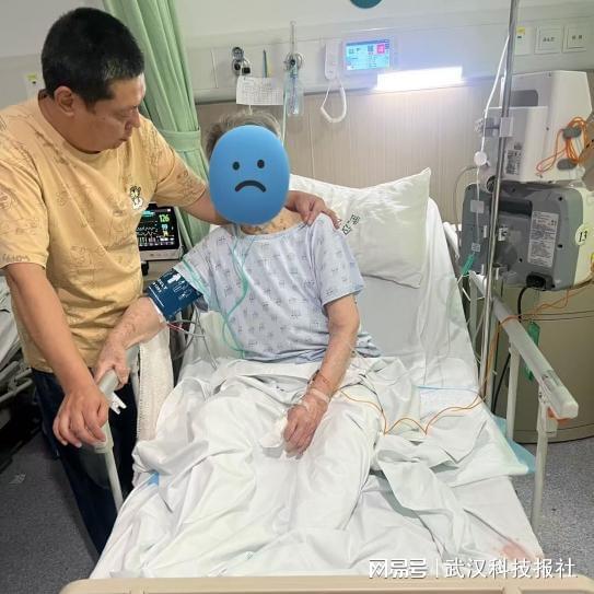 99岁奶奶陷“心脑危机” 神经外科多维度救治转安(图2)