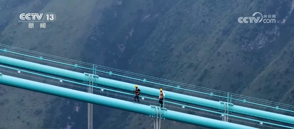科技赋能“智”取深山峡谷 60秒回顾“世界第一高桥”建设历程(图2)