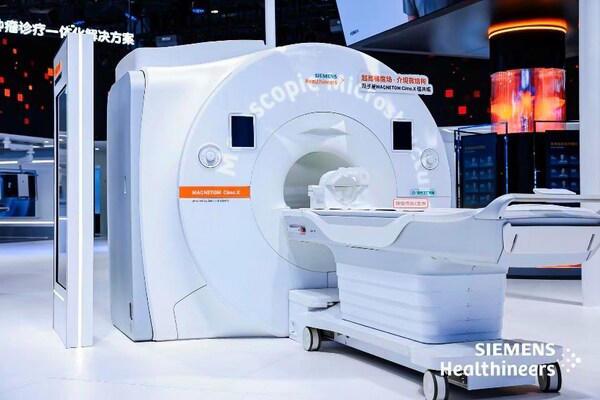 脑机启侦直击进博会！看脑机接口黑科技走进生活（1107）(图2)