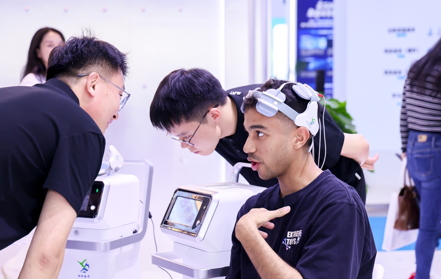 深圳理工大学“未来太空医院”亮相高交会(图1)