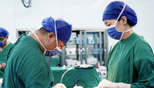 无创脑机接口协同神经调控驱动外骨骼机器人为截瘫偏瘫患者带来康复新希望(图1)