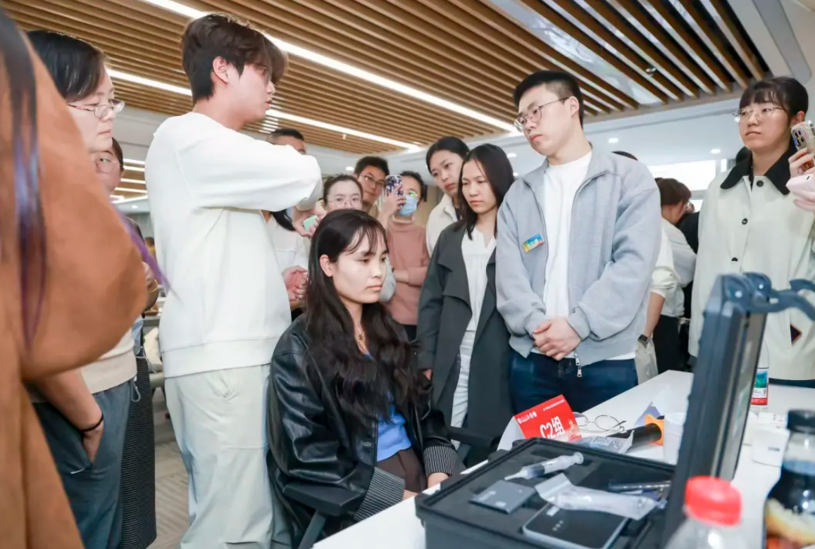 成都西南脑科医院康复医师参加中国康复医学会非侵入性脑机接口操作技术培训(图3)