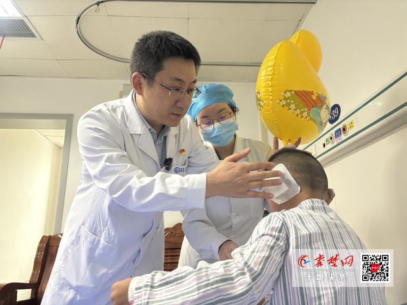 人工耳蜗纳入湖北医保太和医院首例受益患儿顺利手术(图1)